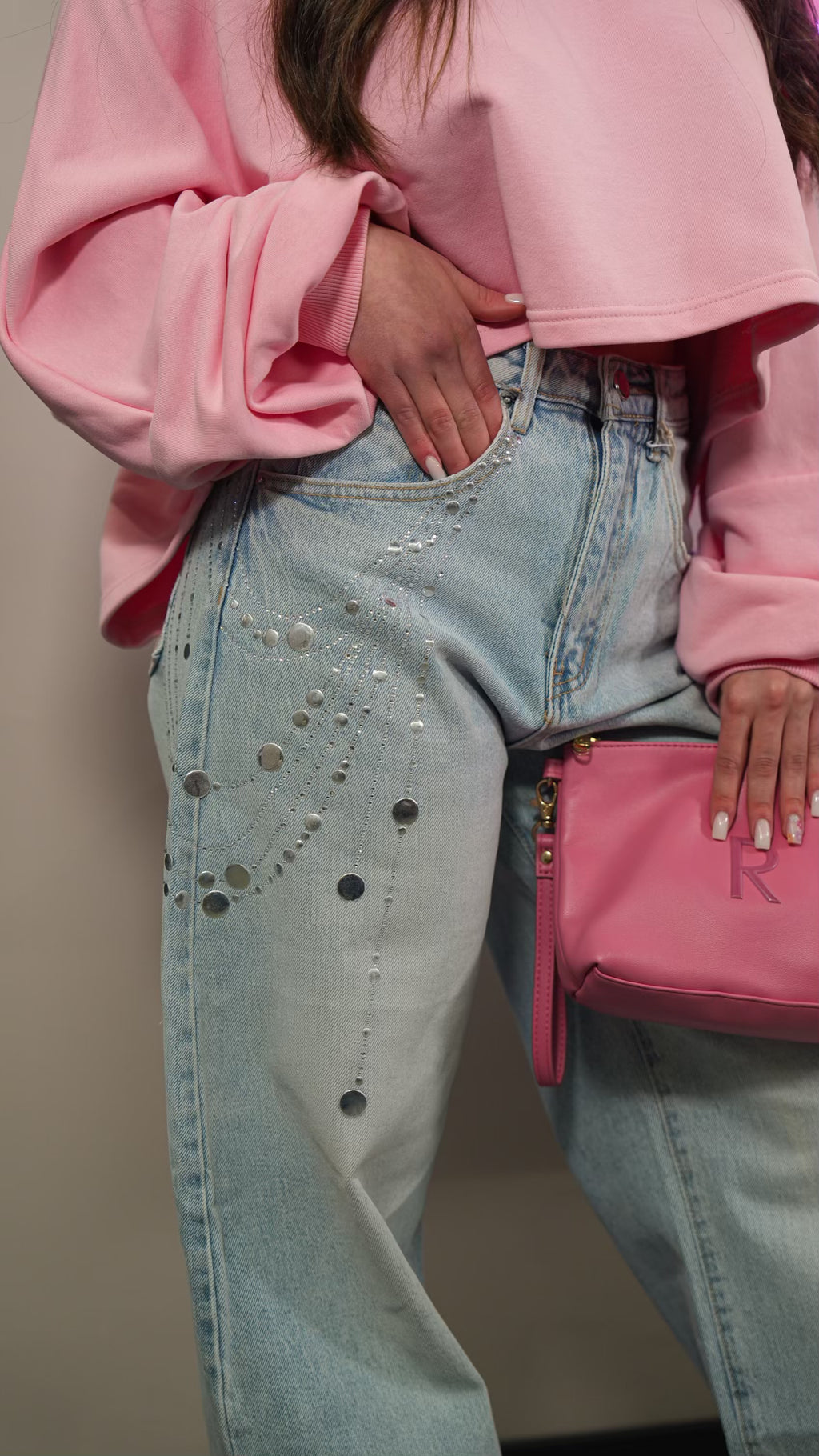 Jeans donna larghi wide leg stile Y2K colore azzurro chiaro con decorazioni gioiello starlight, vestibilità comoda baggy.